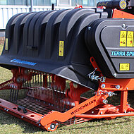 Rasenpflege auf der GaLaBau 2016: Neuer Tiefenlockerer nimmt&acute;s leicht