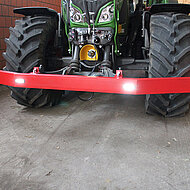 Unterfahrschutz UFS-leicht: Traktoren bei Dunkelheit besser wahrnehmen