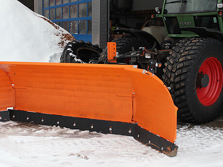 Der neue U-Pflug von Trejon meistert auch die gr&ouml;&szlig;ten Schneemassen
