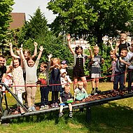 &bdquo;Projekt f&uuml;r die Dorfgemeinschaft&ldquo;: Wipp- und Kletterspa&szlig; von Hally-Gally in Bochow