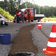 Asphaltsanierung an Kreisverkehr mit Nadler Bücofix