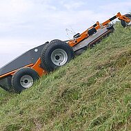 Rumsauer pr&auml;sentiert den ferngesteuerten, emissionsfreien Rasenm&auml;her und Werkzeugtr&auml;ger Raymo