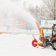 Sichere Stra&szlig;en und Wege bei jedem Winterwetter 