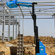 Einzigartige Teleskopb&uuml;hne mit Raupen f&uuml;r Coll&eacute; Rental & Sales