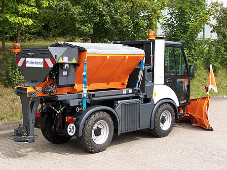 Multicar TREMO Carrier S mit Epoke Aufsatztellerstreuger&auml;t Igloo