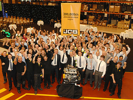 JCB feiert Meilenstein in der Motorenproduktion