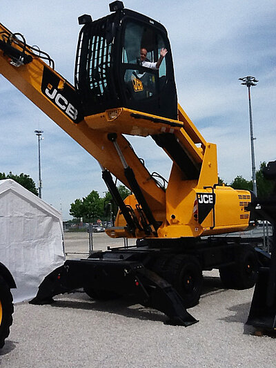 DEMCO JCB zieht positive Bilanz