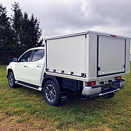 Pickups mit Kunath-Systemkoffer f&uuml;r leichten Offroadeinsatz