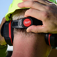 Milwaukee BOLT 100: Kopfschutz mit System