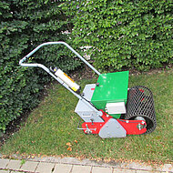 Die Rasenbaumaschine RS 50 E der Firma Sembdner vereint bew&auml;hrte Technik mit innovativer Technologie