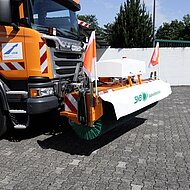 Sobernheimer Frontkehrmaschine f&uuml;r Bauh&ouml;fe und Stra&szlig;enmeistereien