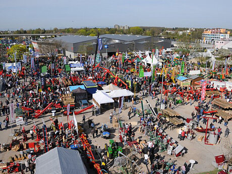 Beraten, vorf&uuml;hren und verkaufen &ndash; &bdquo;FORST live&ldquo; bietet Rundum-Service beim Thema Holz