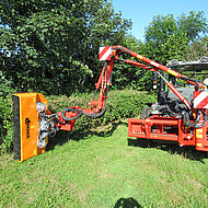 HS 130 HR und AWS 22: vielseitig einsetzbare Anbau-Heckenpflegeger&auml;te