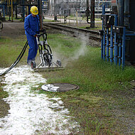 Hei&szlig;wasser-Hei&szlig;schaum-Verfahren von ELMO erh&ouml;ht Effizienz im Unkrautmanagement