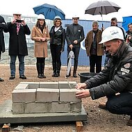 Wilhelm Sch&auml;fer baut neue Firmenzentrale &ndash; Grundsteinlegung nahe der A5 in Heppenheim