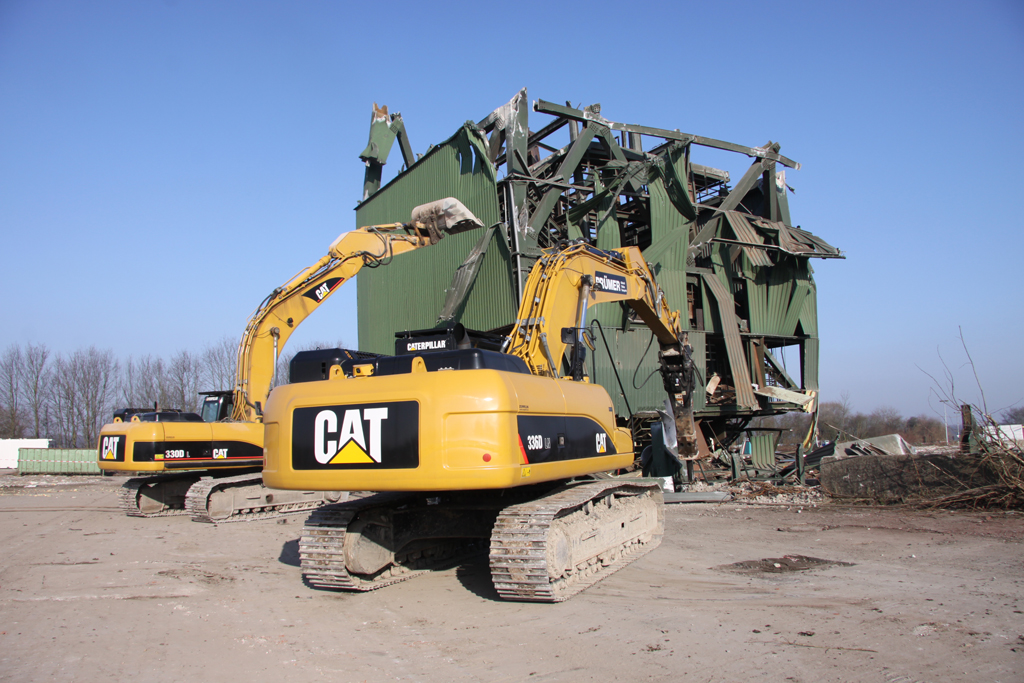 Cat 500TonnenKoloss auf den Kopf gestellt