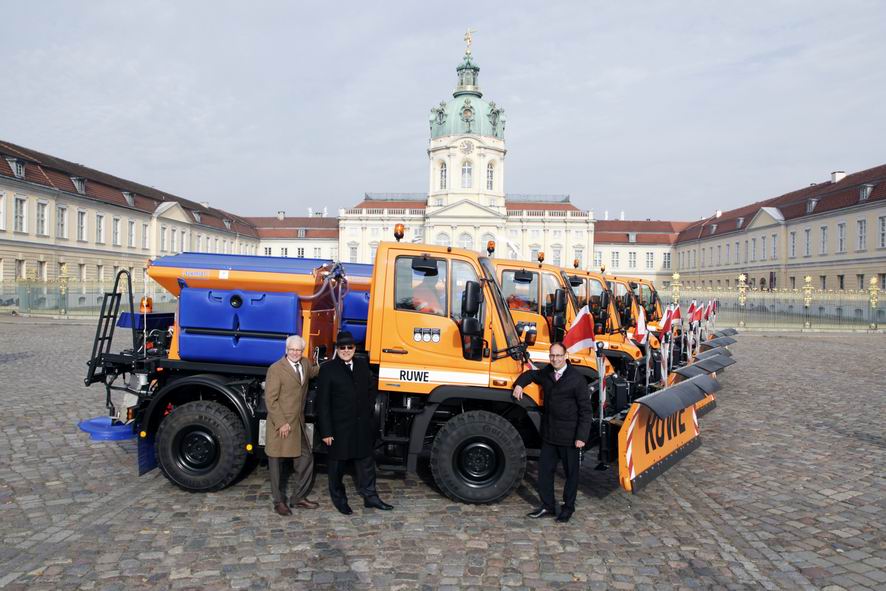 Mercedes-Benz Unimog - Fünf neue Unimog für Winterdienst in Berlin