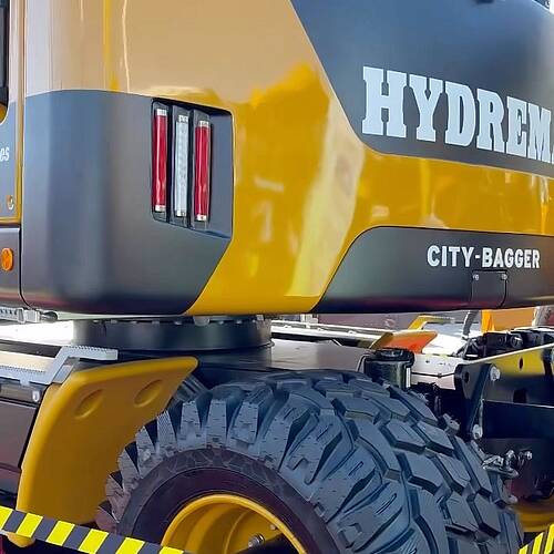@hydremagroup 

🚧 City-Bagger MX17 🚧😮‍💨

#hydrema #citybagger #mx17 #ecvator #bauma #bauma2022 #baustelle #construction...