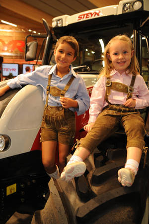 Auf der Agraria 2010 werden die neuen Steyr CVT vorgestellt (Bildquelle: Messe Wels)
