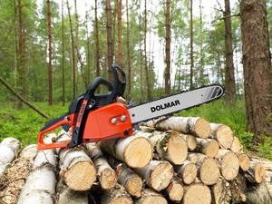 Die Dolmar PS 32-C punktet mit einer professionellen Ausstattung und eignet sich daher nicht für den Einsatz im Garten, sondern auch im leichten Gehölz in Land-wirtschaft und GaLaBau. Die Dolmar PS 32-C punktet mit einer professionellen Ausstattung und eignet sich daher nicht für den Einsatz im Garten, sondern auch im leichten Gehölz in Land-wirtschaft und GaLaBau.