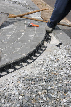 SnapEdge - Mit einem Bauteil k&ouml;nnen Geraden aber auch Innen.- oder Aussenradien gesichert werden.