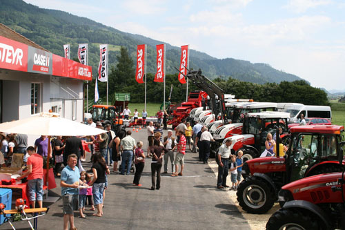 Viele Besucher kamen zum AGRI-TEC Eder Familientag