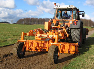 P&Ouml;MA- Anbauger&auml;te f&uuml;r Traktoren mit 100- 180 kW