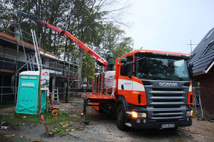 Palfinger-Langarmkrane &ndash; f&uuml;r den Bedachungsfachhandel unverzichtbar