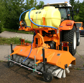 Hummel Grossschneeschleuder mit Solespr&uuml;hanlage