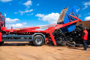 HAMMER Absetzkipper mit dem einzigartigen Kettenverspannsystem f&uuml;r 100% Ladungssicherung und 100% Kippsicherheit 