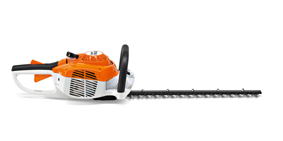 Mit nur 4,0 Kilogramm ist die neue STIHL HS 46 ein Leichtgewicht unter Benzin-Heckenscheren.