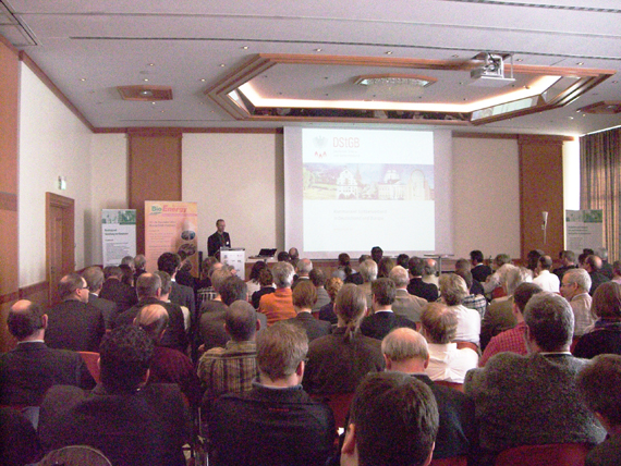 Traditionelle Rollenverteilung von Rohstoffproduzent, Energielieferant und Verbraucher l&ouml;st sich zunehmend auf - Tagung &bdquo;Bioenergie in Kommunen&ldquo;