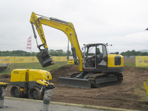 Wacker Neuson live auf der demopark 2011.
