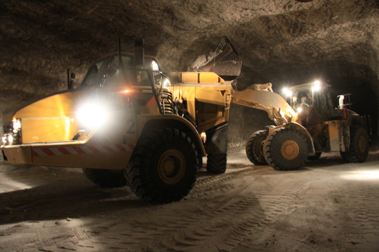 In den Wintermonaten herrscht Hochbetrieb. Dann werden jeden Tag bis zu 10000 Tonnen Streusalz gef&ouml;rdert.